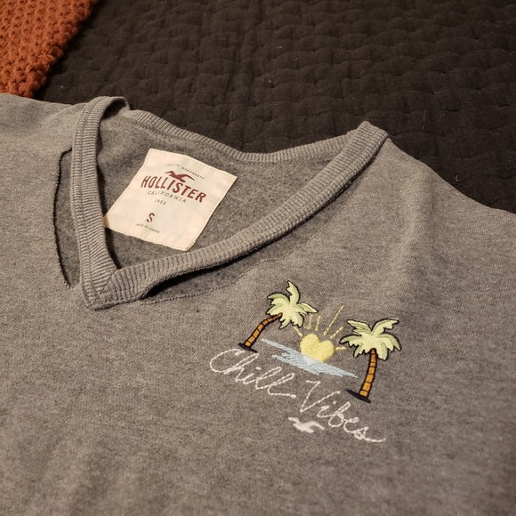 Cropped Hollister Crew Neck🌴 - Picture 4 of 7